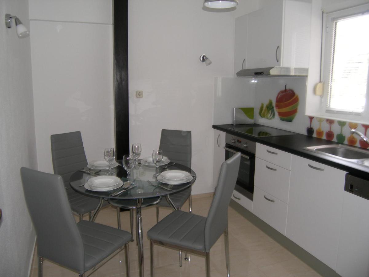 Apartmani Matela ペトルチャネ エクステリア 写真